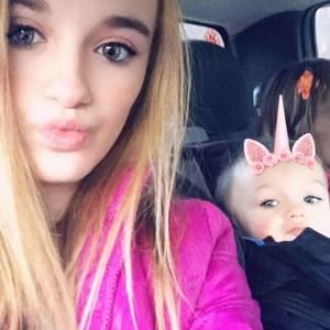 Meet your Posher, Chloe